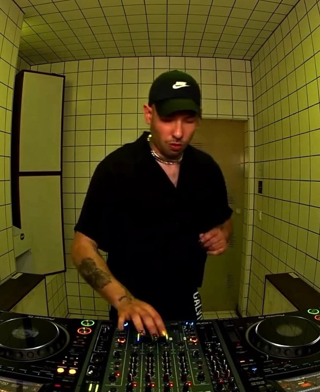 NPLNSSS playing at the HÖR booth